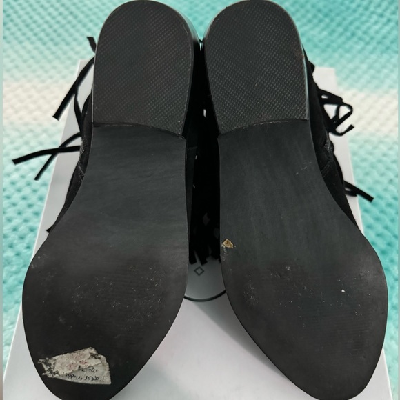 Steve Madden Patzee Black Suede Booties - size 6 - Picture 4 of 5